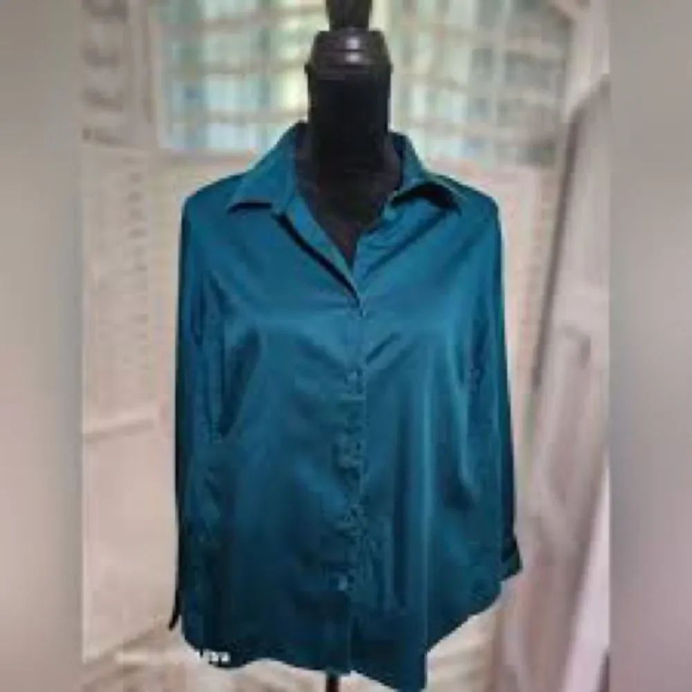 Talbots Green Button-Up Shirt - Picture 2 of 5